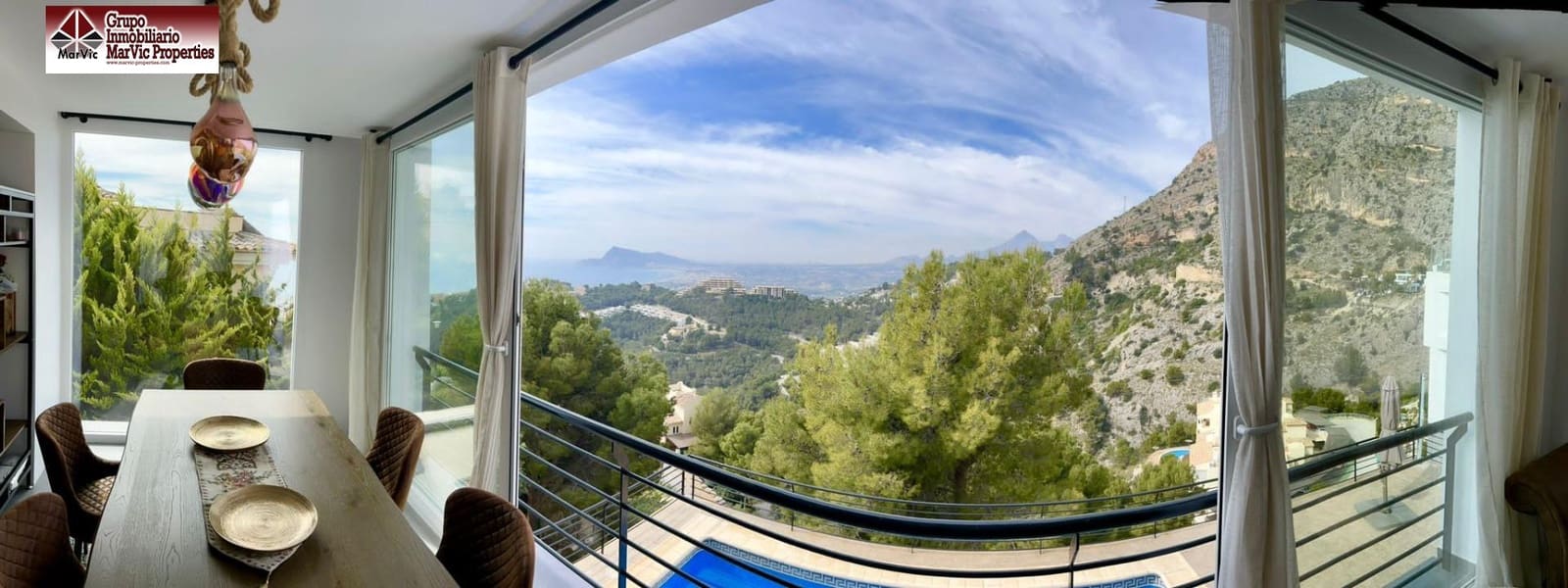 4 bedroom Villa for sale in Altea with pool garage - € 1,200,000 (Ref: 8537458)