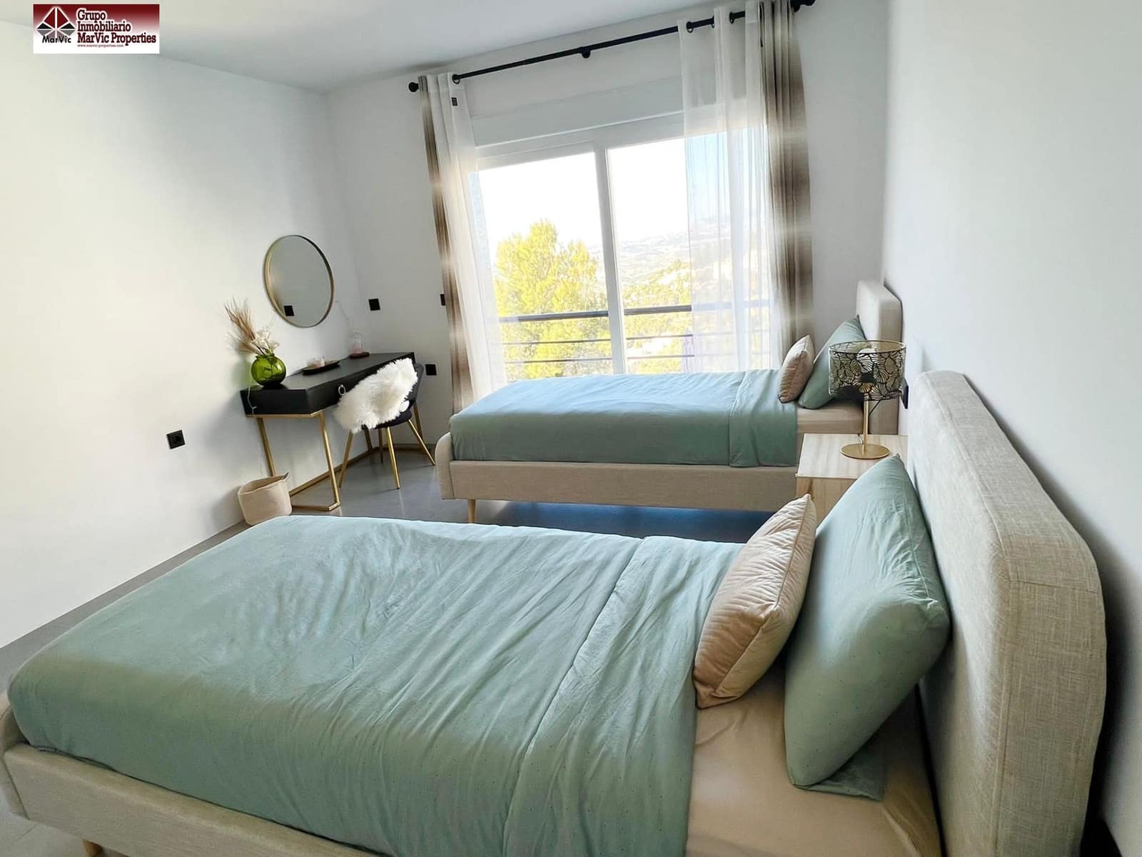 4 bedroom Villa for sale in Altea with pool garage - € 1,200,000 (Ref: 8537458)