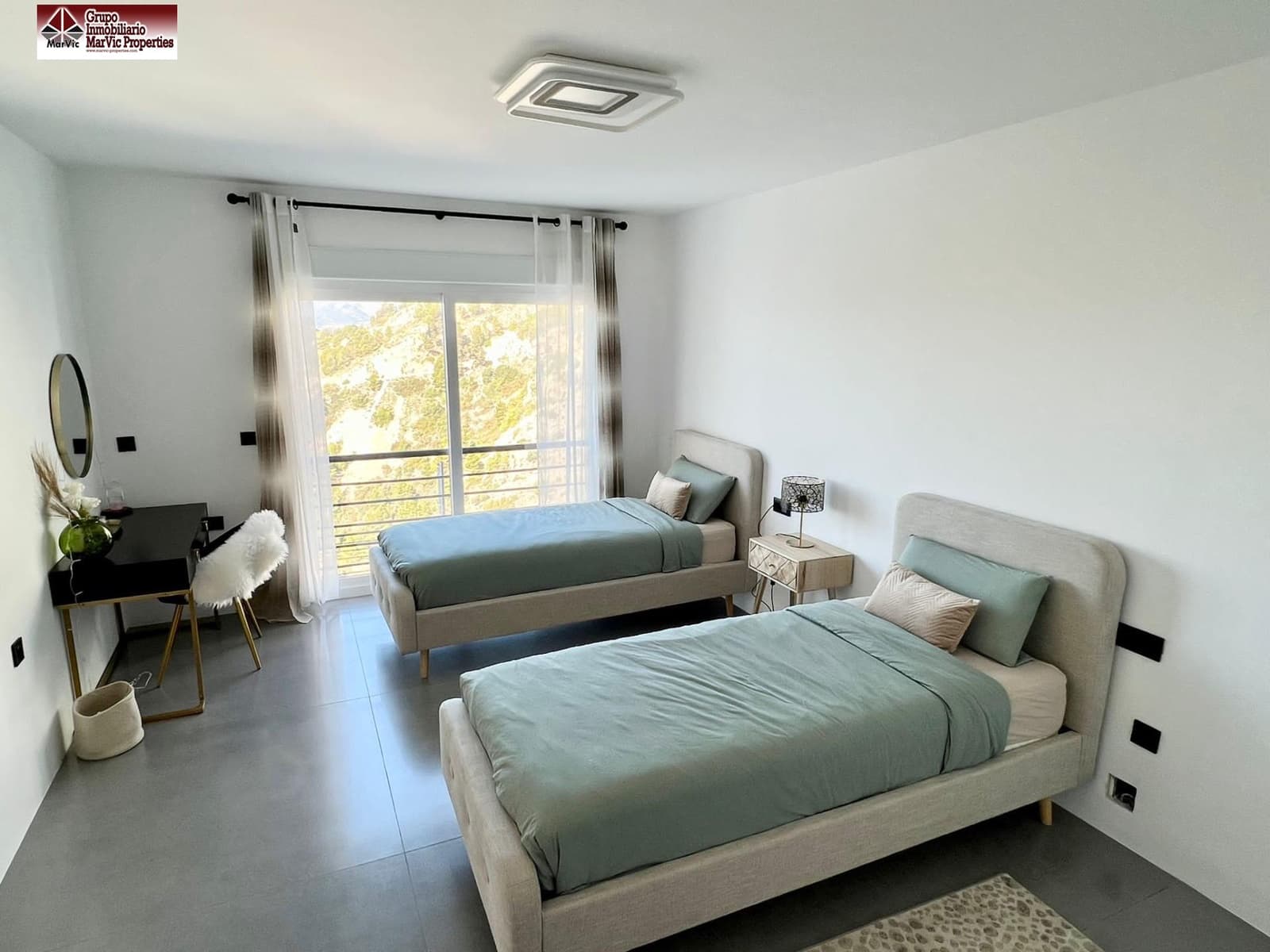 4 bedroom Villa for sale in Altea with pool garage - € 1,200,000 (Ref: 8537458)