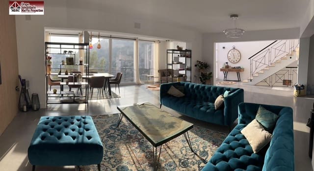 4 bedroom Villa for sale in Altea with pool garage - € 1,200,000 (Ref: 8537458)