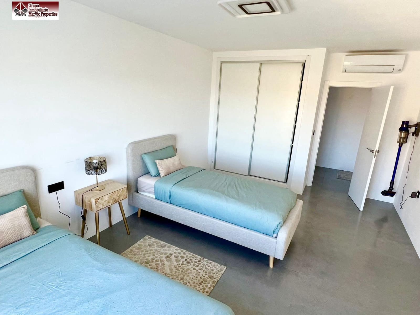 4 bedroom Villa for sale in Altea with pool garage - € 1,200,000 (Ref: 8537458)