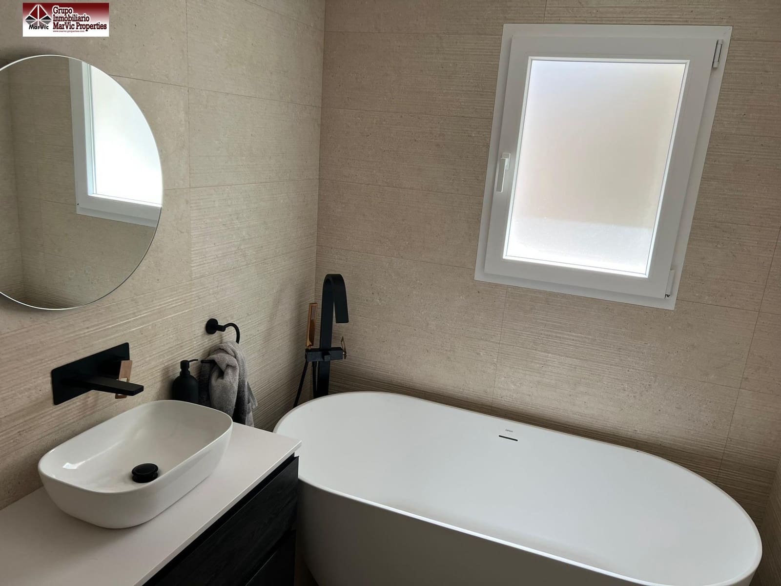 4 bedroom Villa for sale in Altea with pool garage - € 1,200,000 (Ref: 8537458)