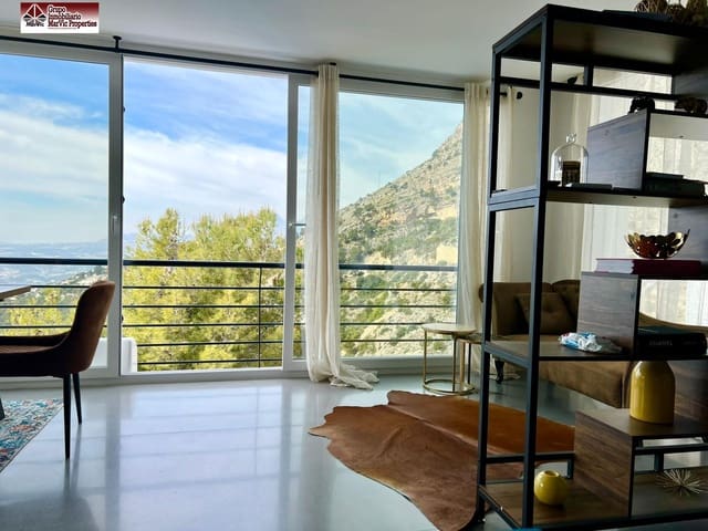 4 bedroom Villa for sale in Altea with pool garage - € 1,200,000 (Ref: 8537458)