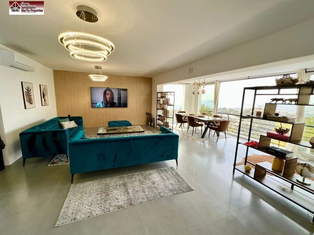 4 bedroom Villa for sale in Altea with pool garage - € 1,200,000 (Ref: 8537458)