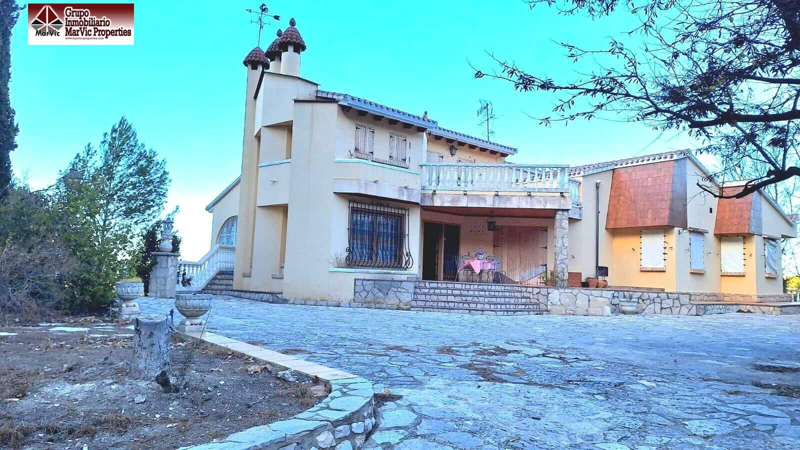 9 soverom Villa til salgs i Carricola - € 295 000 (Ref: 8537468)