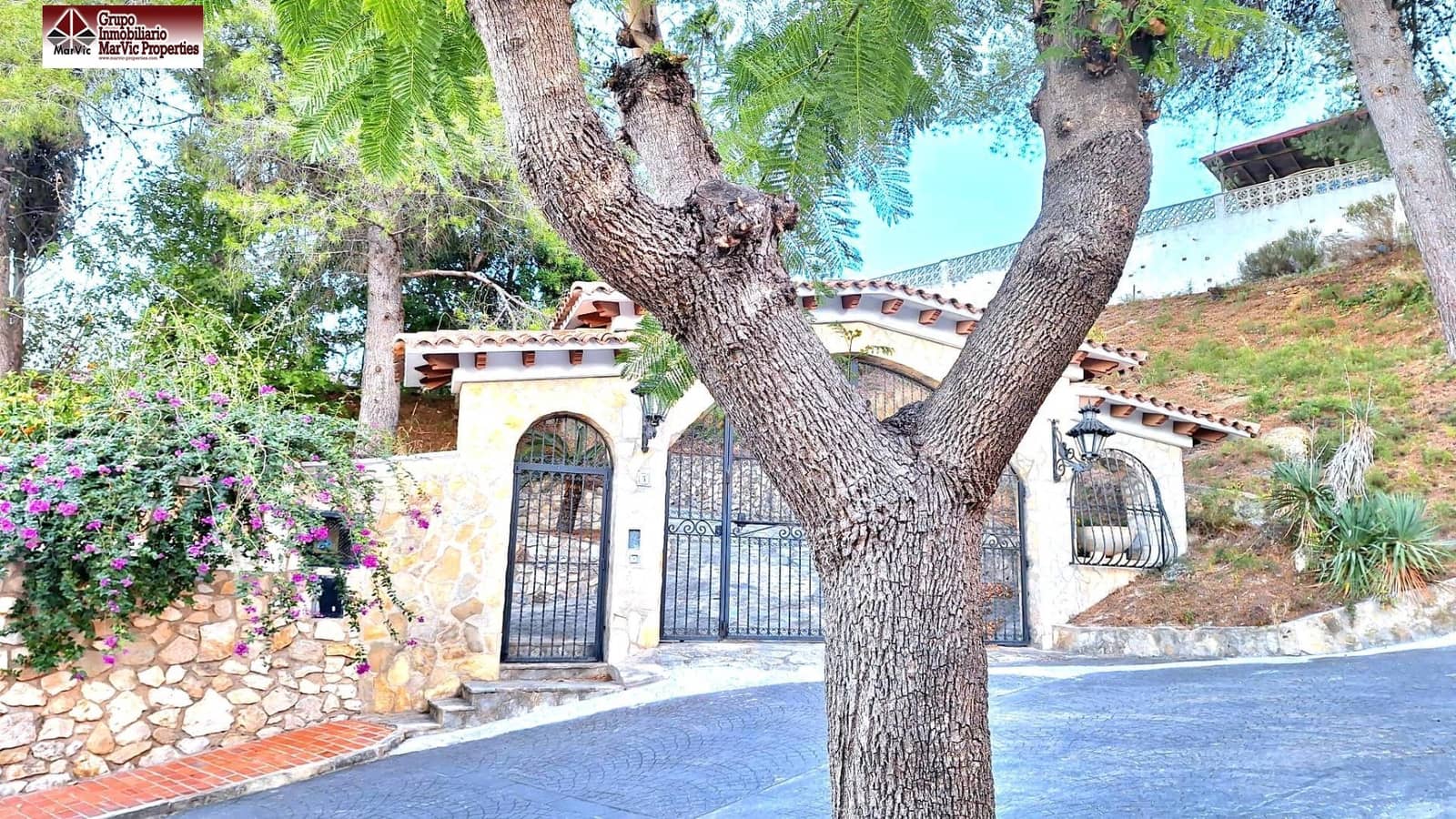 9 soverom Villa til salgs i Carricola - € 295 000 (Ref: 8537468)