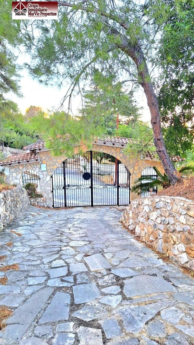 9 soverom Villa til salgs i Carricola - € 295 000 (Ref: 8537468)