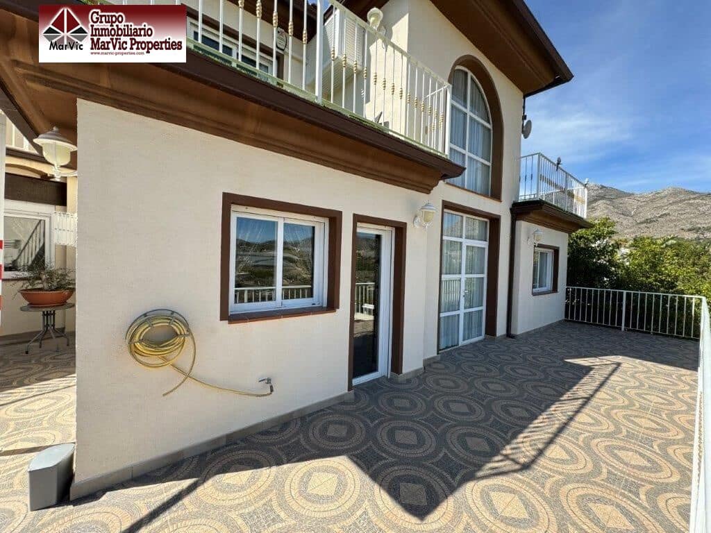 4 bedroom Villa for sale in Callosa d'En Sarria with pool - € 675,000 (Ref: 8537476)