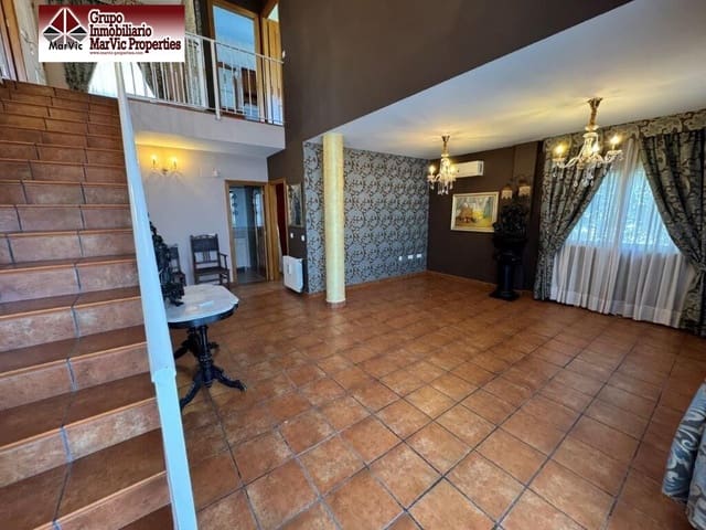 4 bedroom Villa for sale in Callosa d'En Sarrià with pool - € 675,000 (Ref: 8537476)