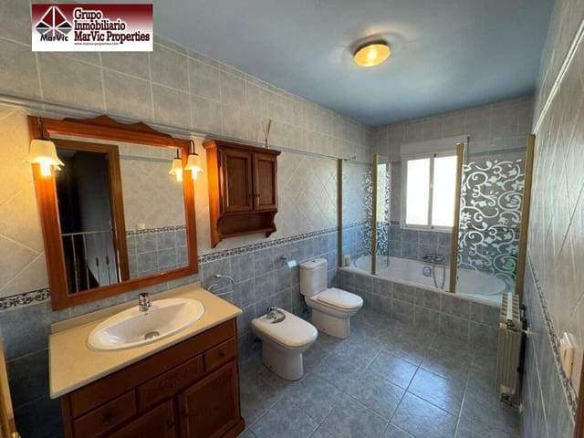 4 bedroom Villa for sale in Callosa d'En Sarrià with pool - € 675,000 (Ref: 8537476)