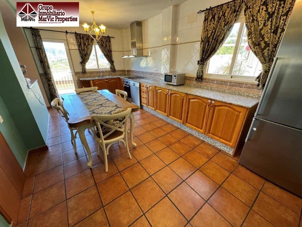 4 bedroom Villa for sale in Callosa d'En Sarria with pool - € 675,000 (Ref: 8537476)