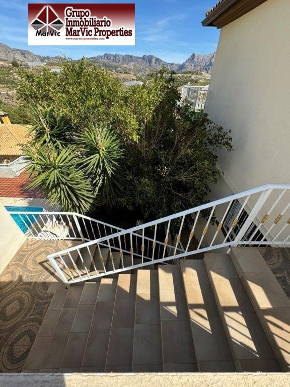 4 bedroom Villa for sale in Callosa d'En Sarria with pool - € 675,000 (Ref: 8537476)