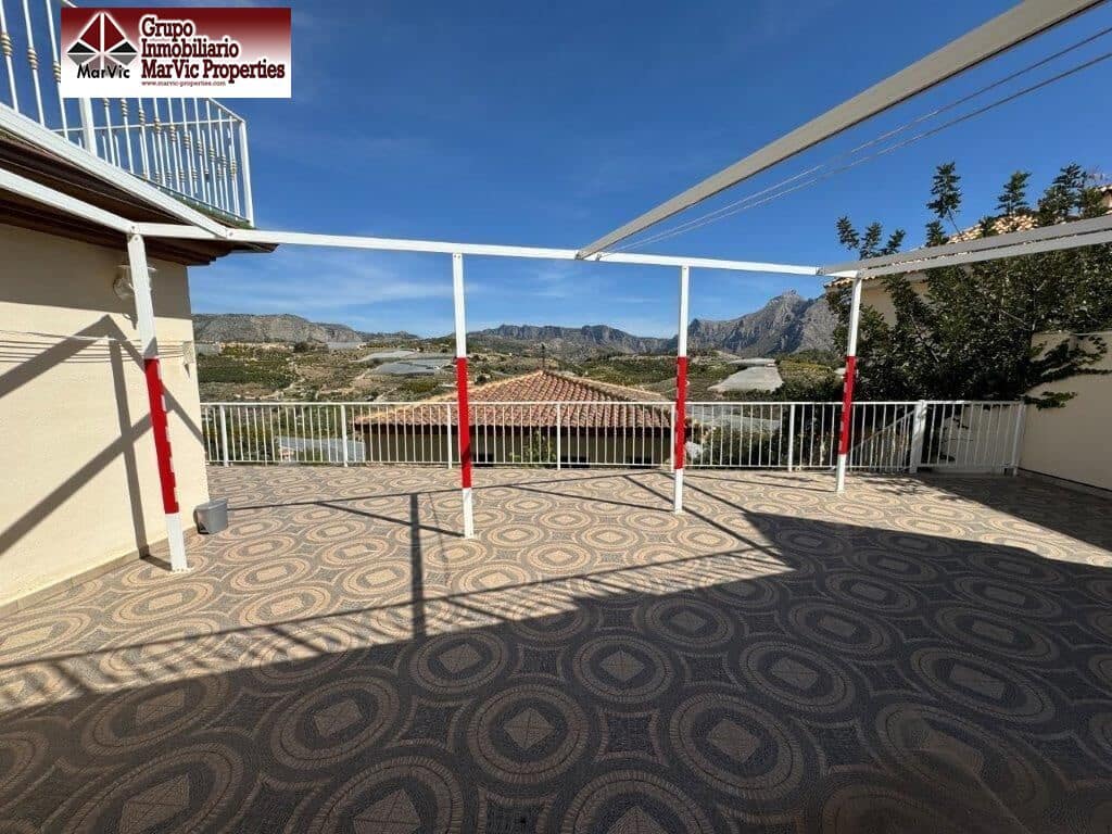 4 bedroom Villa for sale in Callosa d'En Sarria with pool - € 675,000 (Ref: 8537476)