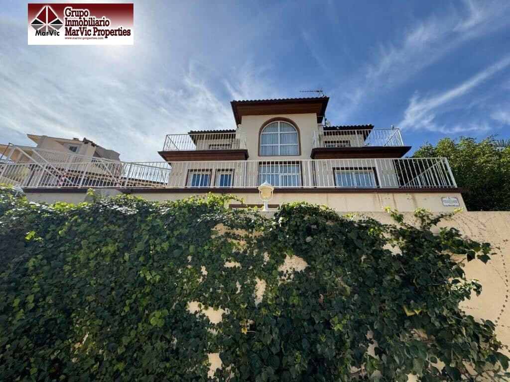 4 bedroom Villa for sale in Callosa d'En Sarria with pool - € 675,000 (Ref: 8537476)