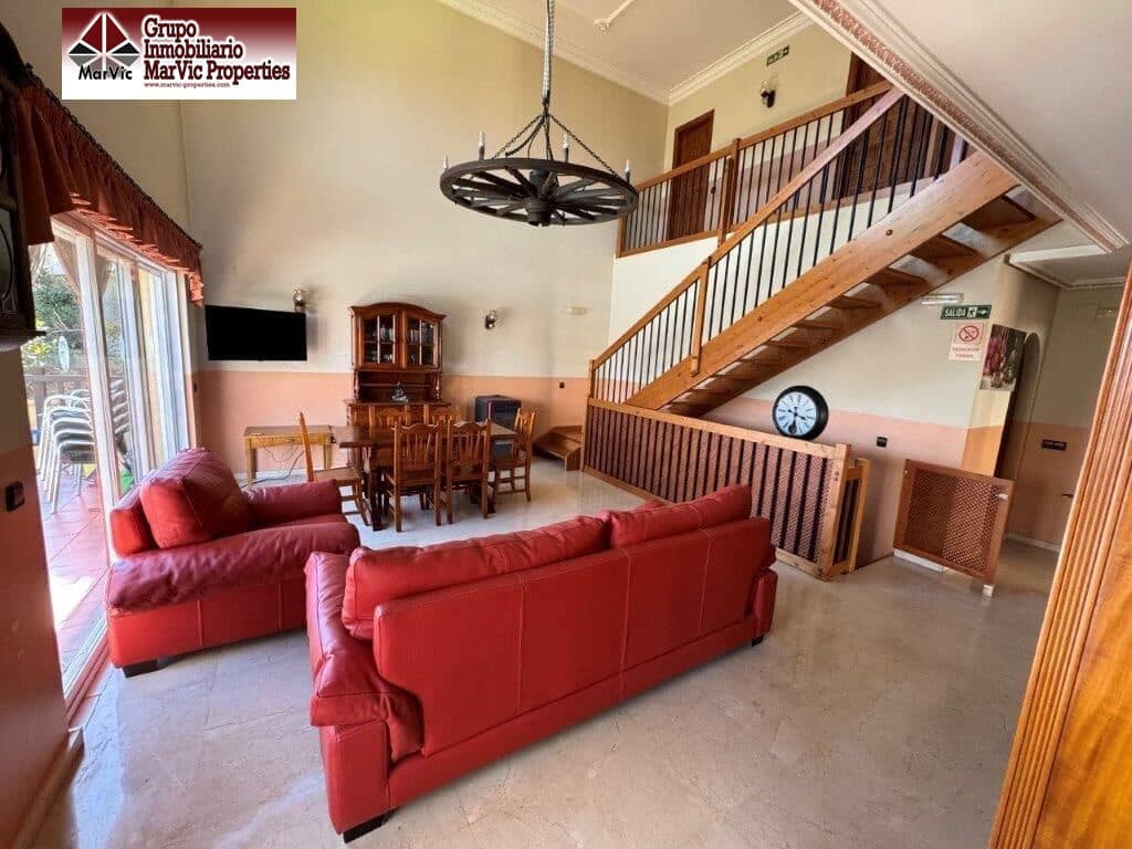 4 soveværelse Villa til salg i Callosa d'En Sarria med swimmingpool - € 418.000 (Ref: 8537477)