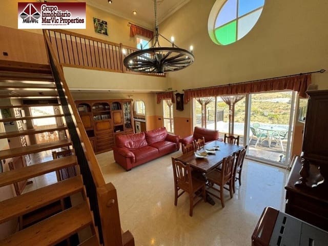 4 bedroom Villa for sale in Callosa d'En Sarrià with pool - € 418,000 (Ref: 8537477)