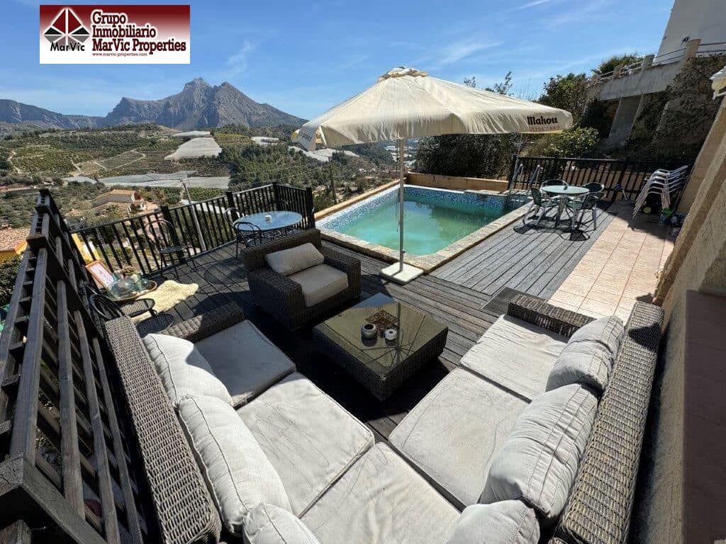 4 soveværelse Villa til salg i Callosa d'En Sarria med swimmingpool - € 418.000 (Ref: 8537477)