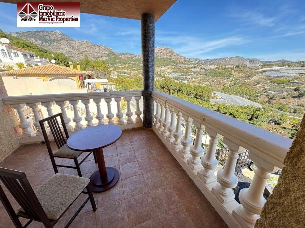 4 soveværelse Villa til salg i Callosa d'En Sarria med swimmingpool - € 418.000 (Ref: 8537477)
