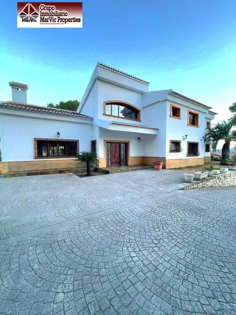 3 soveværelse Villa til salg i Marchuquera med swimmingpool - € 790.000 (Ref: 8537479)