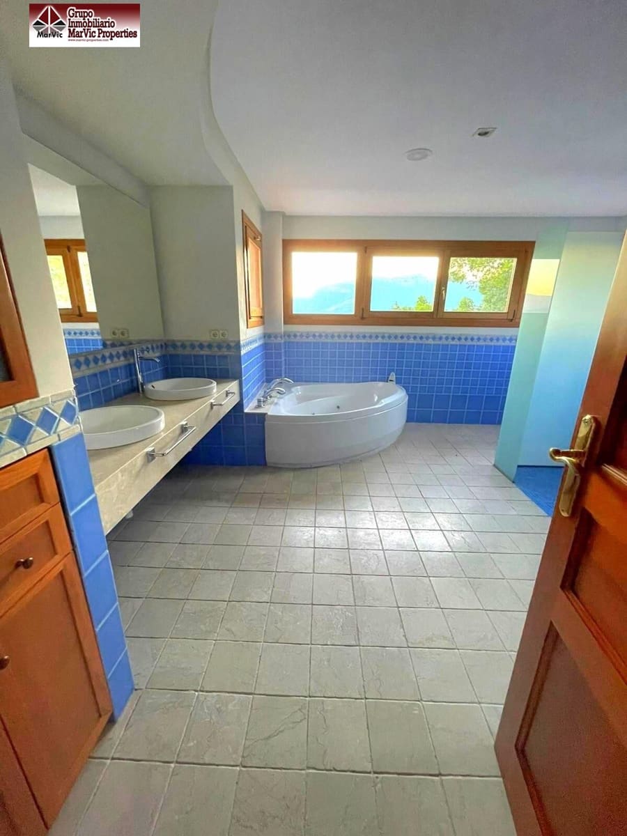 3 soveværelse Villa til salg i Marchuquera med swimmingpool - € 790.000 (Ref: 8537479)