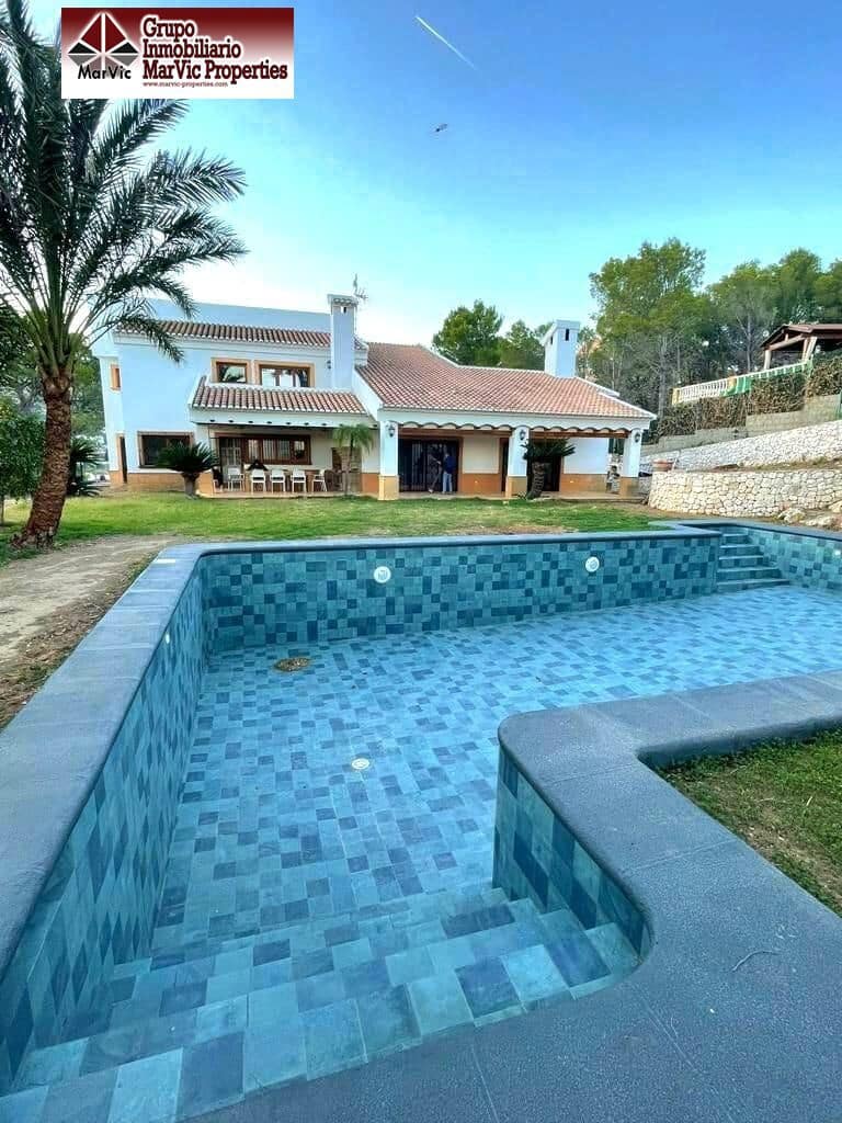 3 soveværelse Villa til salg i Marchuquera med swimmingpool - € 790.000 (Ref: 8537479)