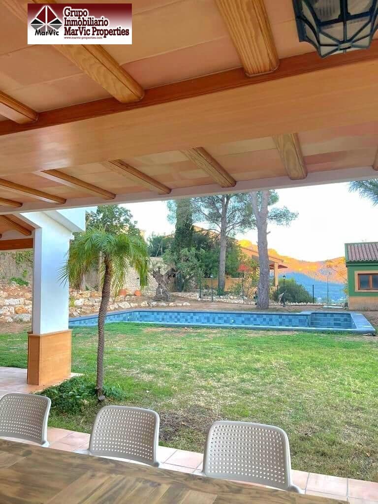 3 soveværelse Villa til salg i Marchuquera med swimmingpool - € 790.000 (Ref: 8537479)