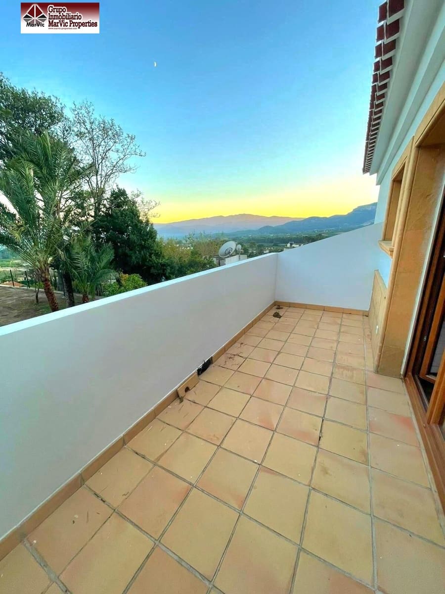 3 soveværelse Villa til salg i Marchuquera med swimmingpool - € 790.000 (Ref: 8537479)