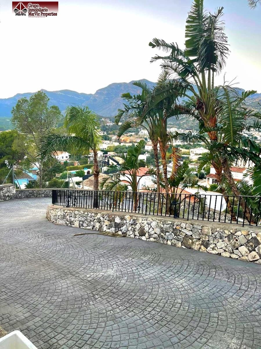 3 soveværelse Villa til salg i Marchuquera med swimmingpool - € 790.000 (Ref: 8537479)