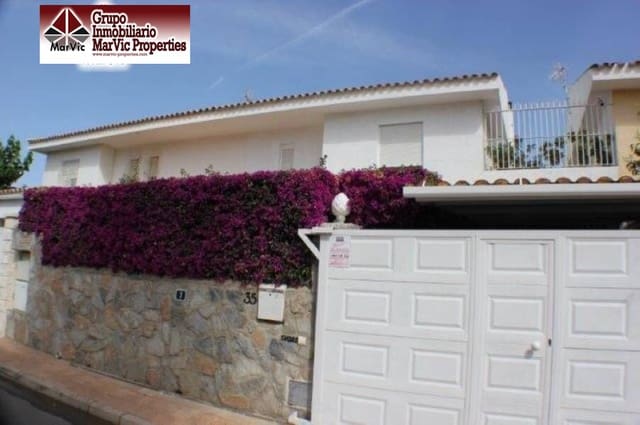 Chalet de 4 habitaciones en Barranco Hondo, La Nucia en venta con piscina garaje - 395.000 € (Ref: 8537506)