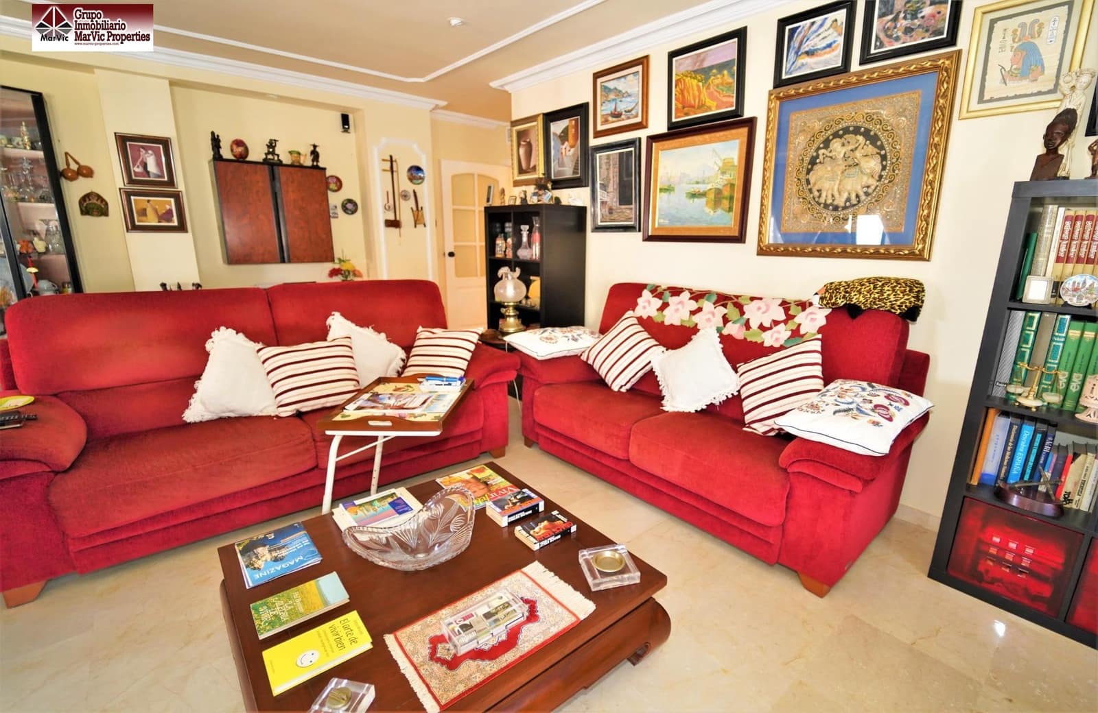 2 bedroom Flat for sale in Benidorm with pool - € 395,000 (Ref: 8537507)