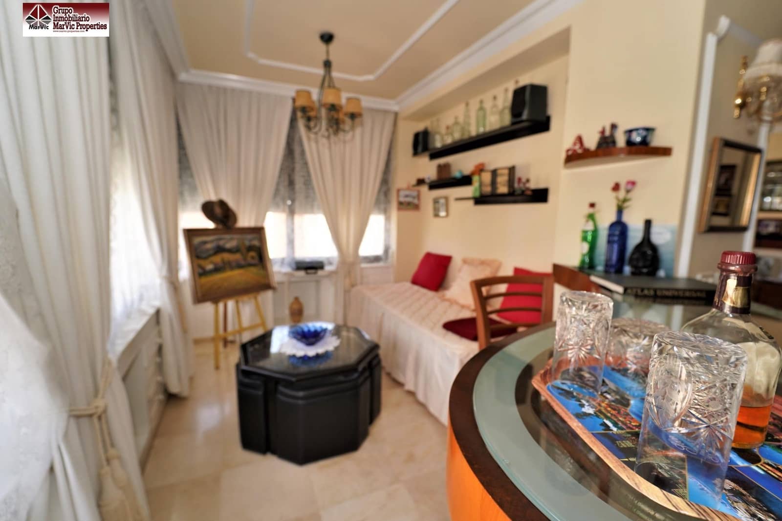 2 bedroom Flat for sale in Benidorm with pool - € 395,000 (Ref: 8537507)