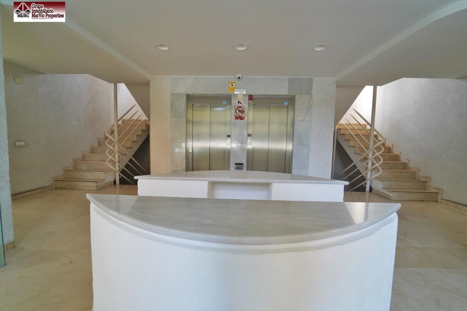 2 bedroom Flat for sale in Benidorm with pool - € 395,000 (Ref: 8537507)