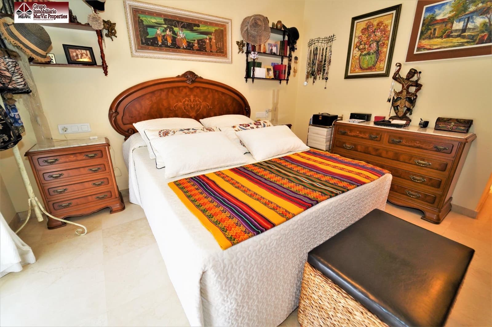 2 bedroom Flat for sale in Benidorm with pool - € 395,000 (Ref: 8537507)