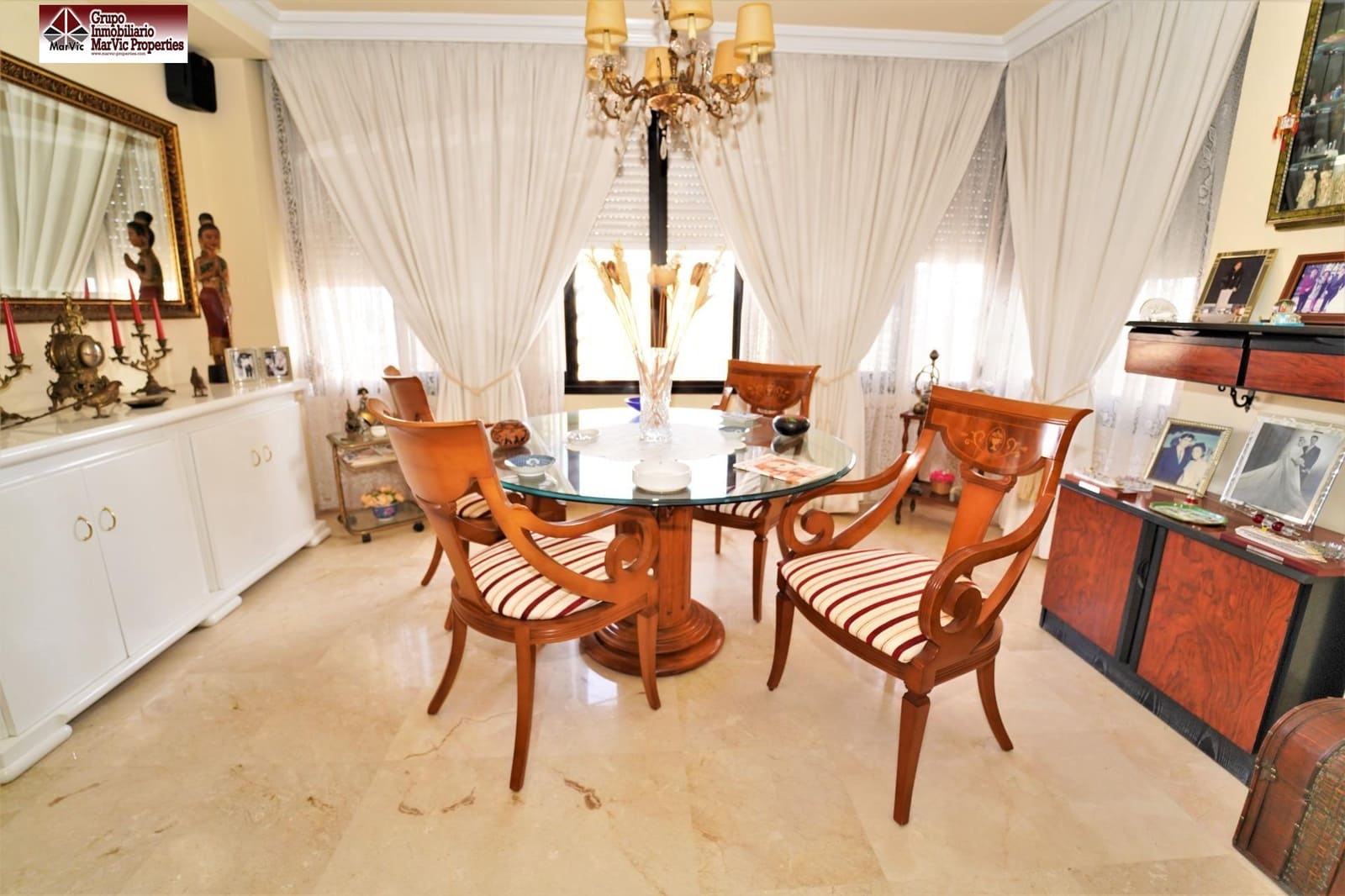 2 bedroom Flat for sale in Benidorm with pool - € 395,000 (Ref: 8537507)