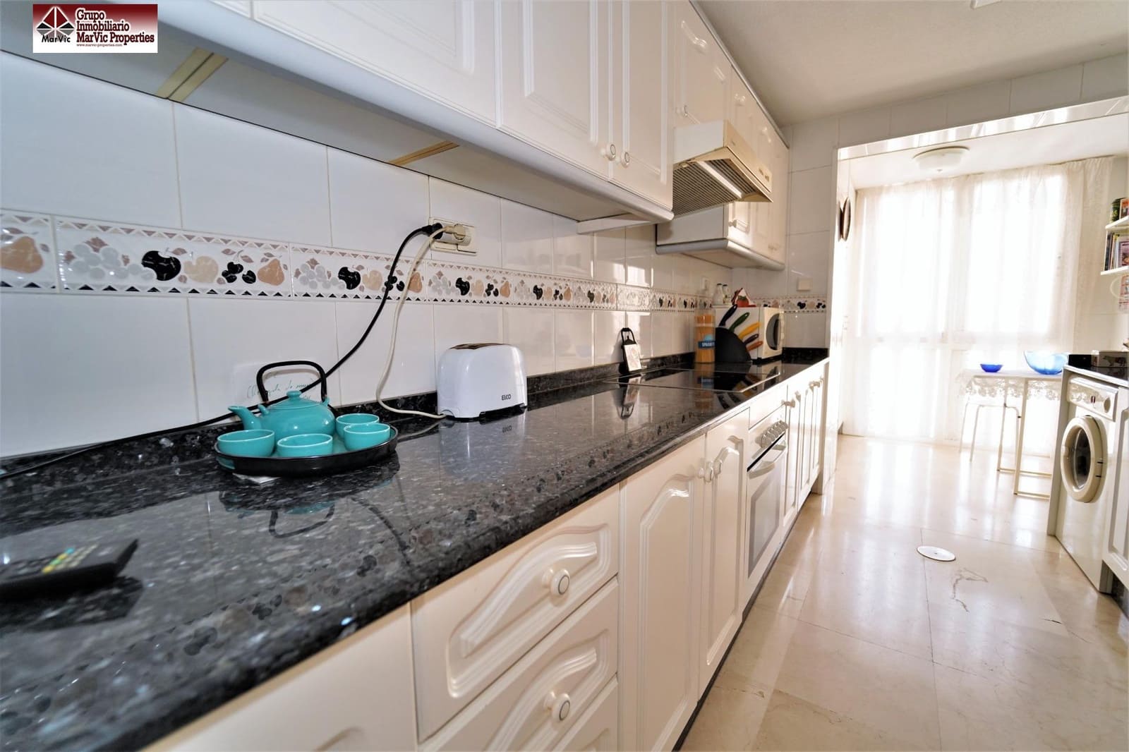 2 bedroom Flat for sale in Benidorm with pool - € 395,000 (Ref: 8537507)