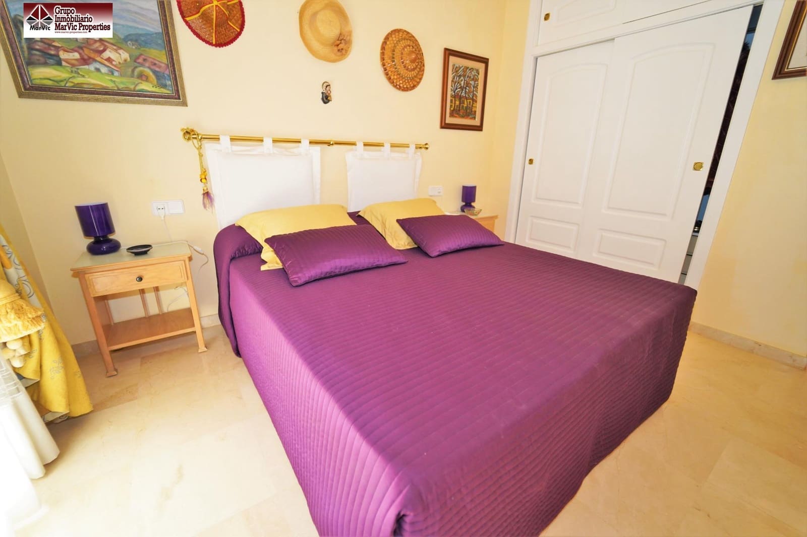 2 bedroom Flat for sale in Benidorm with pool - € 395,000 (Ref: 8537507)