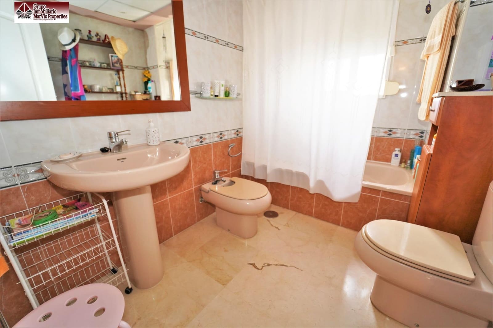 2 bedroom Flat for sale in Benidorm with pool - € 395,000 (Ref: 8537507)