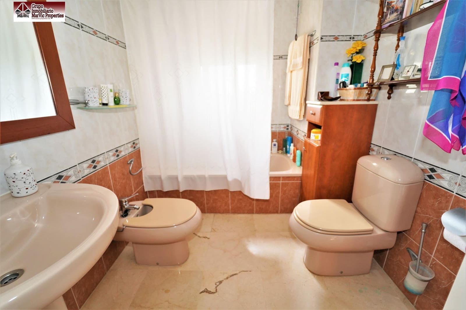 2 bedroom Flat for sale in Benidorm with pool - € 395,000 (Ref: 8537507)