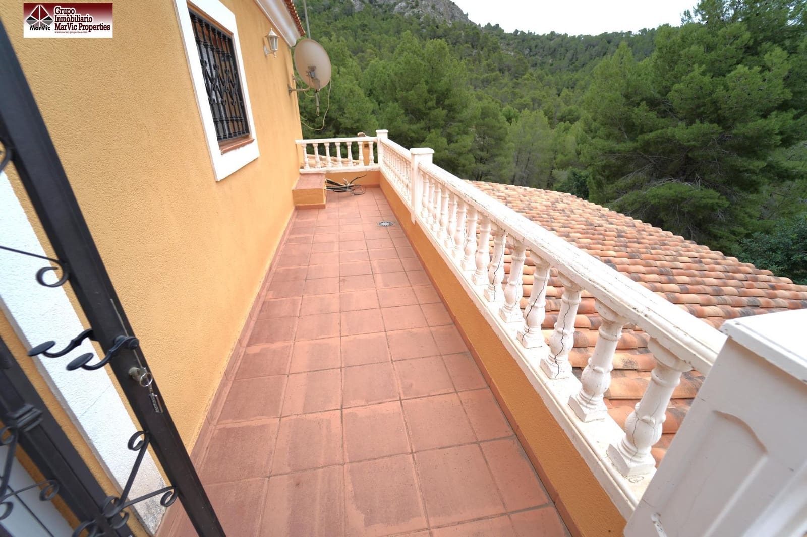 4 bedroom Villa for sale in Finestrat with garage - € 489,000 (Ref: 8537513)