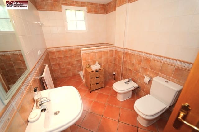 4 bedroom Villa for sale in Finestrat with garage - € 489,000 (Ref: 8537513)