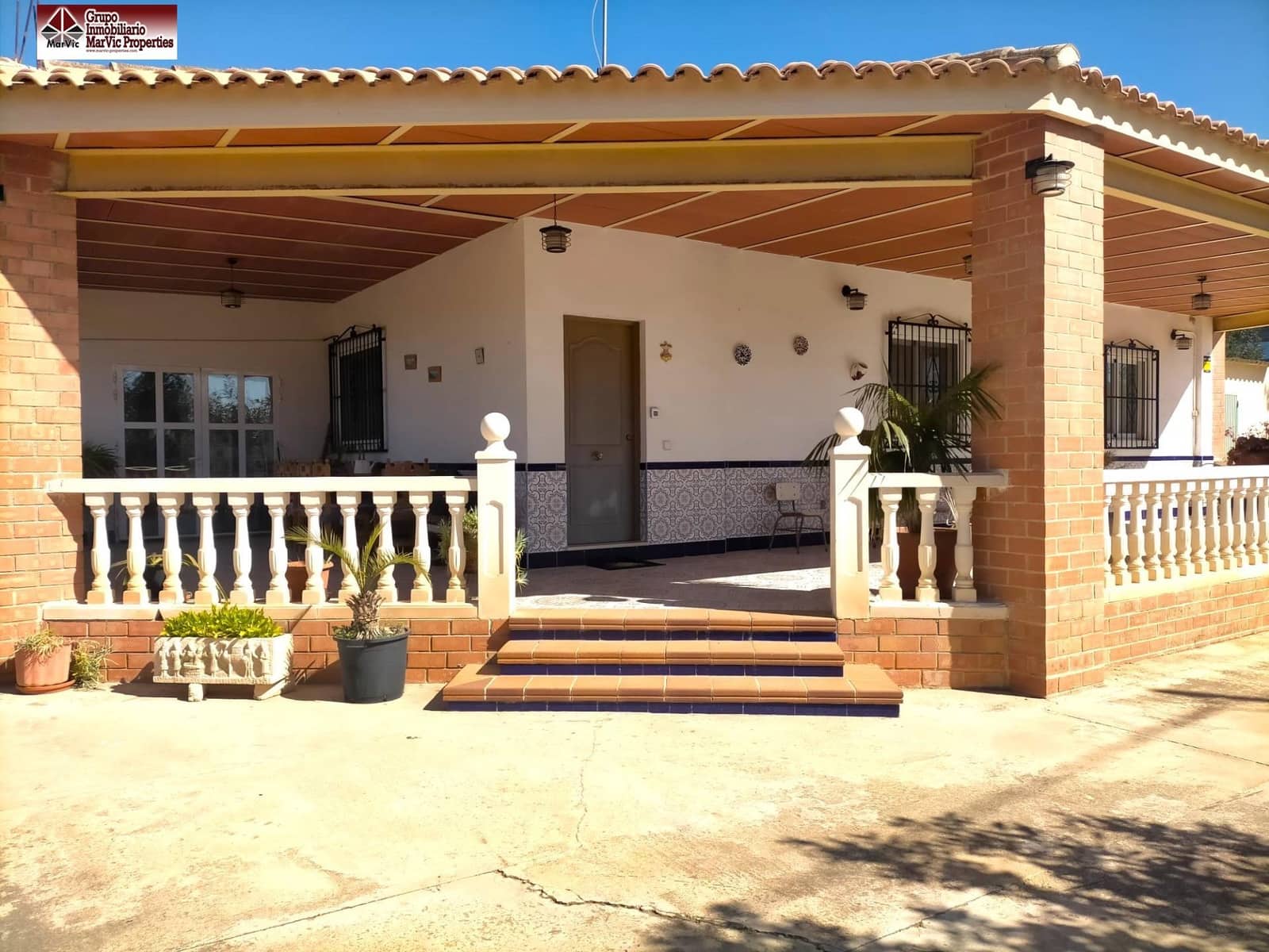 2 bedroom Villa for sale in Benidorm - € 389,000 (Ref: 8537516)
