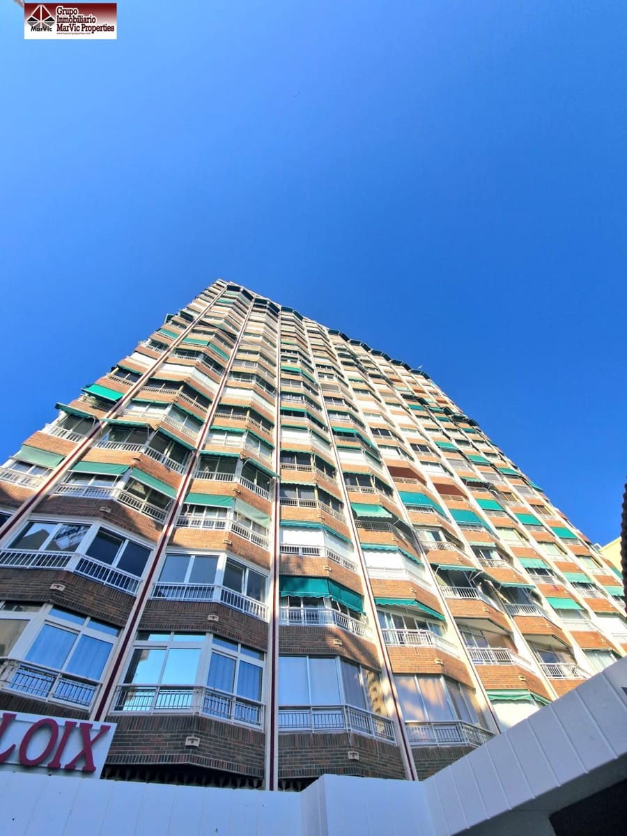 4 bedroom Flat for sale in Benidorm with pool - € 650,000 (Ref: 8537518)