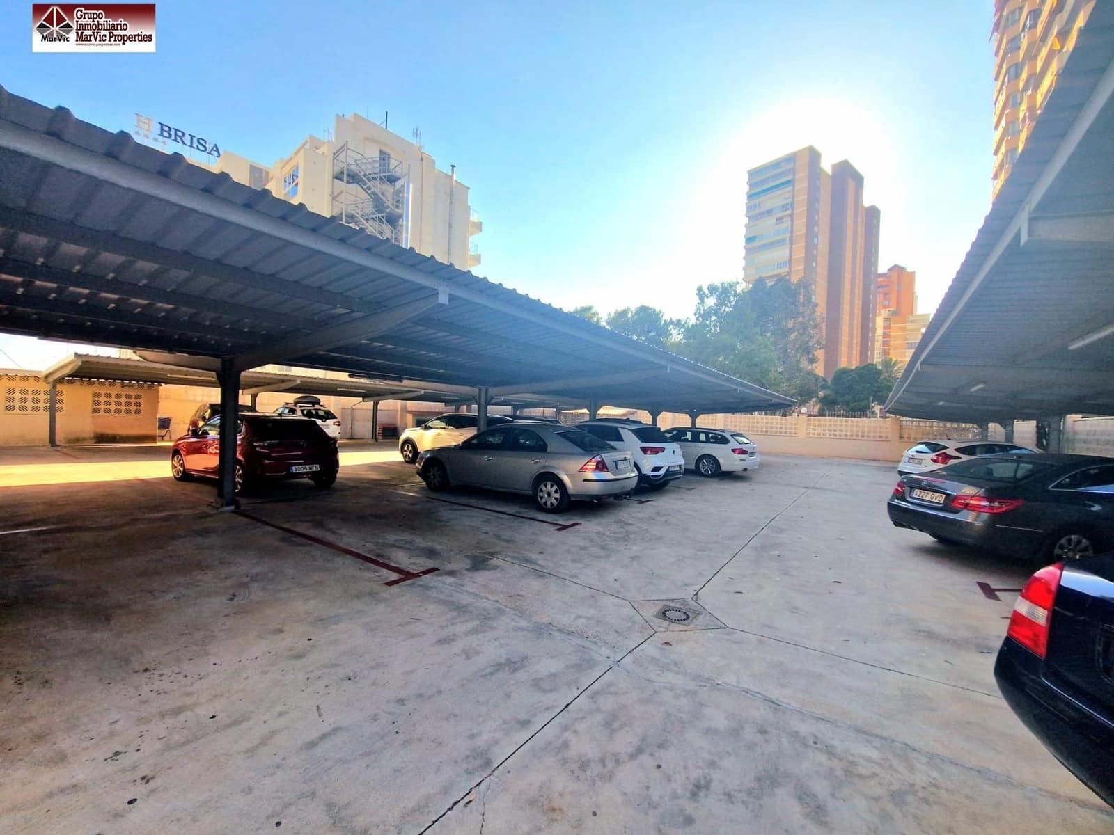 4 bedroom Flat for sale in Benidorm with pool - € 650,000 (Ref: 8537518)