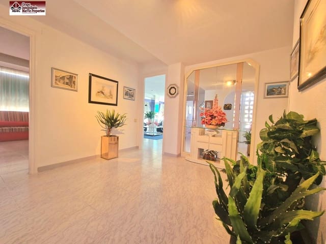 Piso de 4 habitaciones en Benidorm en venta con piscina - 650.000 € (Ref: 8537518)