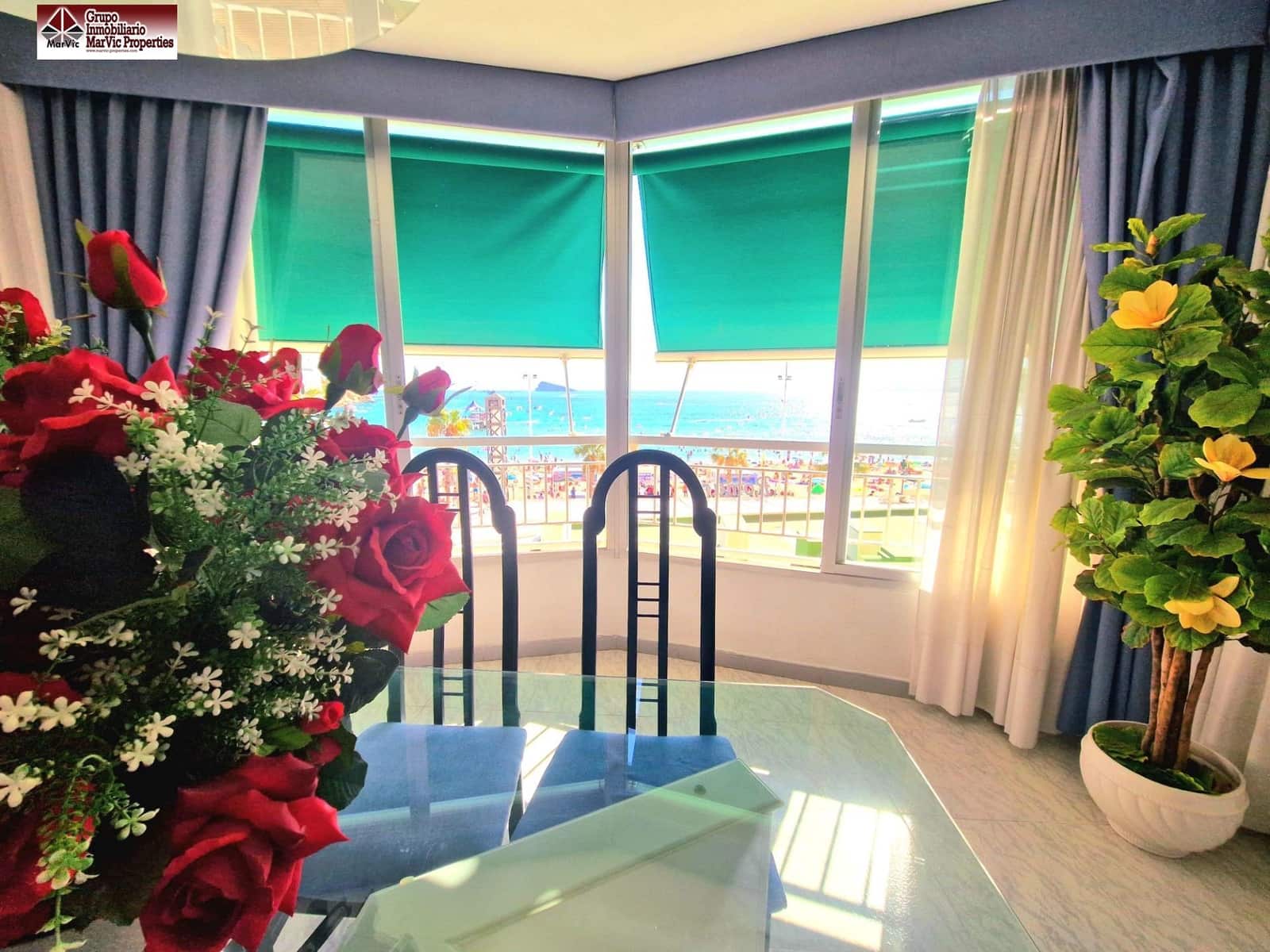 4 bedroom Flat for sale in Benidorm with pool - € 650,000 (Ref: 8537518)