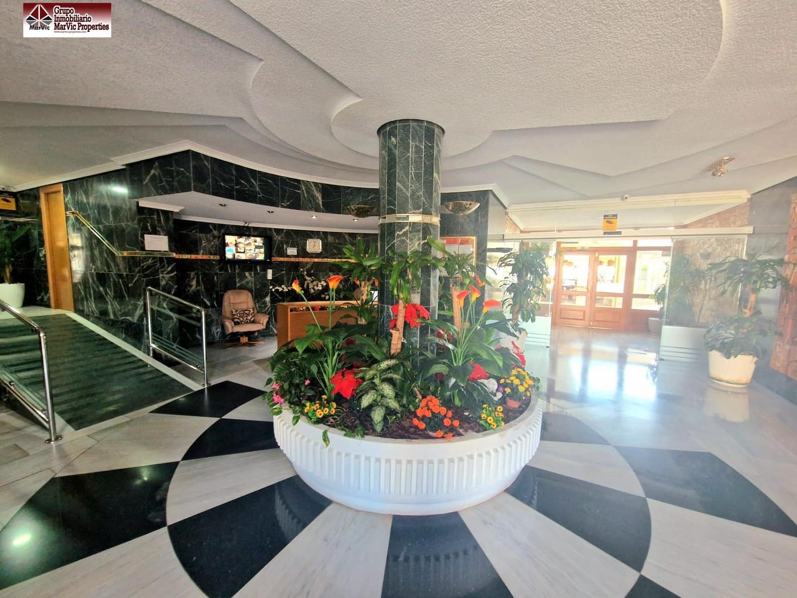 4 bedroom Flat for sale in Benidorm with pool - € 650,000 (Ref: 8537518)