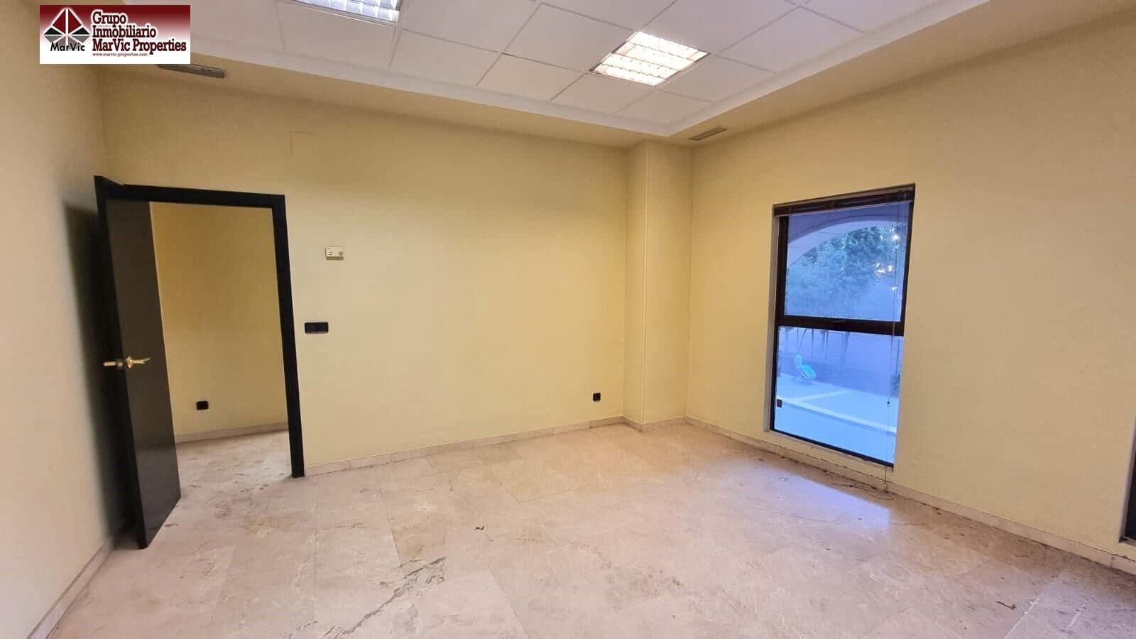 2 soveværelse Kontor til leje i Benidorm - € 1.400 (Ref: 8537519)