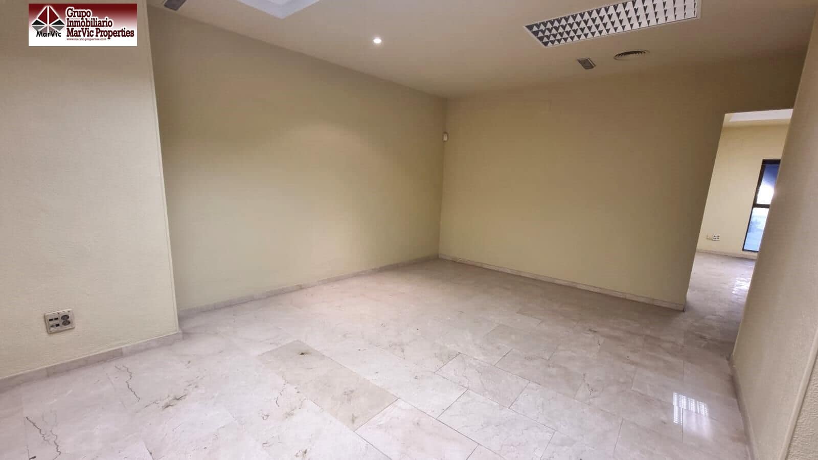 2 soveværelse Kontor til leje i Benidorm - € 1.400 (Ref: 8537519)