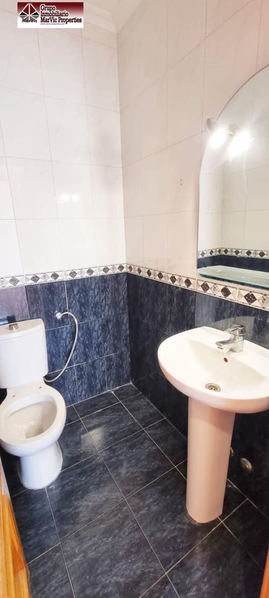 4 quarto Bungalow para venda em La Nucia com piscina - 315 000 € (Ref: 8537527)