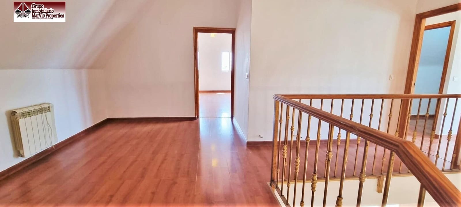 4 quarto Bungalow para venda em La Nucia com piscina - 315 000 € (Ref: 8537527)